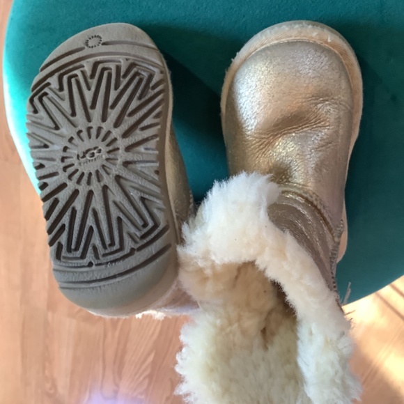 Ugg Boots - Picture 2 of 8